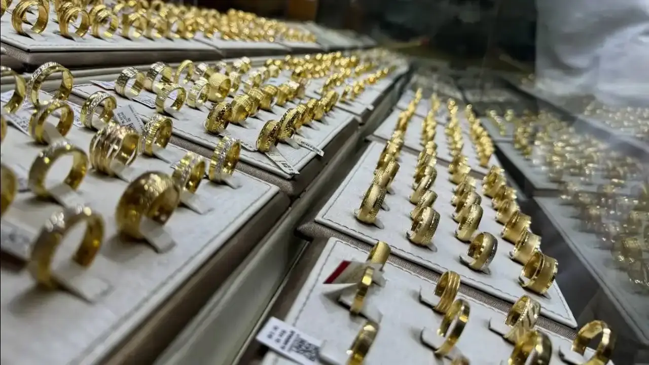 سعر الذهب في مصر يرتفع مجددًا: هل يصل عيار 21 إلى 7500 جنيه؟